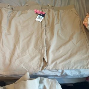 2 Izod girls khaki Skorts